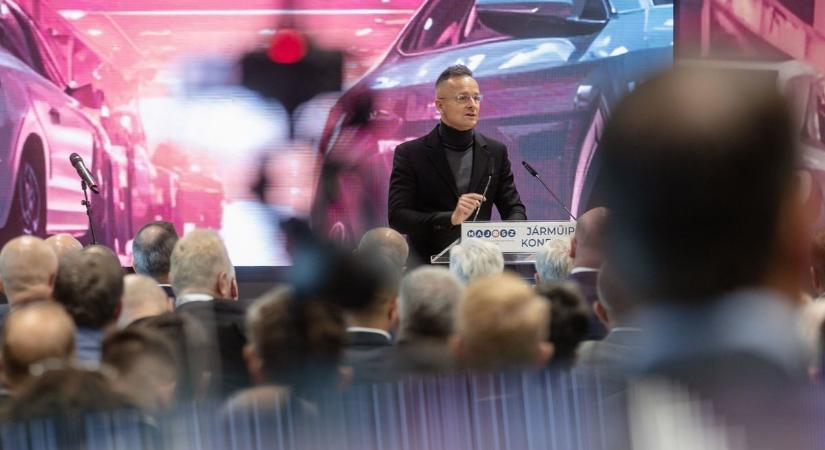 Fontos bejelentéseket tett Zalaegerszegen Szijjártó Péter: az autóipari forradalom legnagyobb nyerteséről beszélt a miniszter