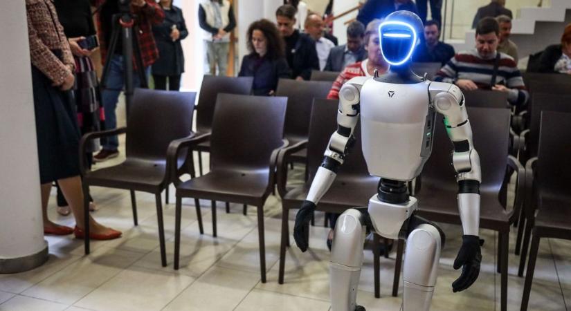 Űrkutatás Szolnokon: robotok, űrhajósok és új karrierutak – galériával, videóval