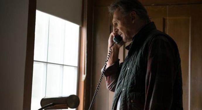 The Marksman kritika: Liam Neeson ismételten fegyvert ragad, hogy jól megmutassa, ki a legény a gáton - ismerős?