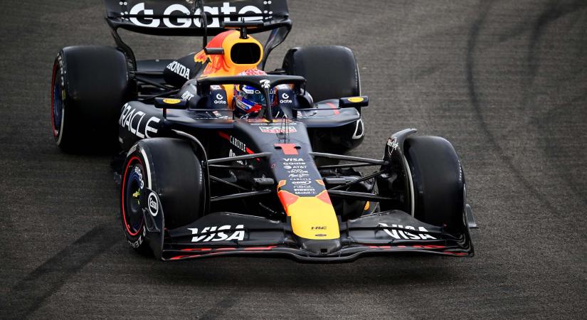 Elégedett Verstappen: ígéretes kezdés a Red Bulltól a szingapúri hétvégén