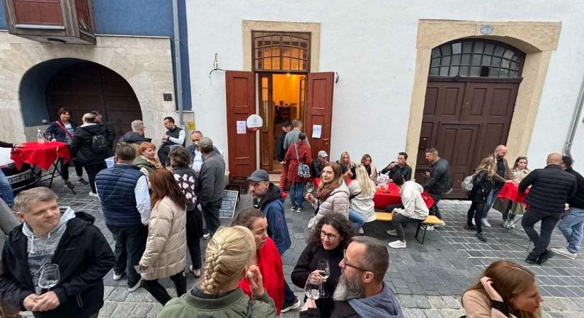 Hey, Poncichter” – újra egy boros délután a poncichter negyedben