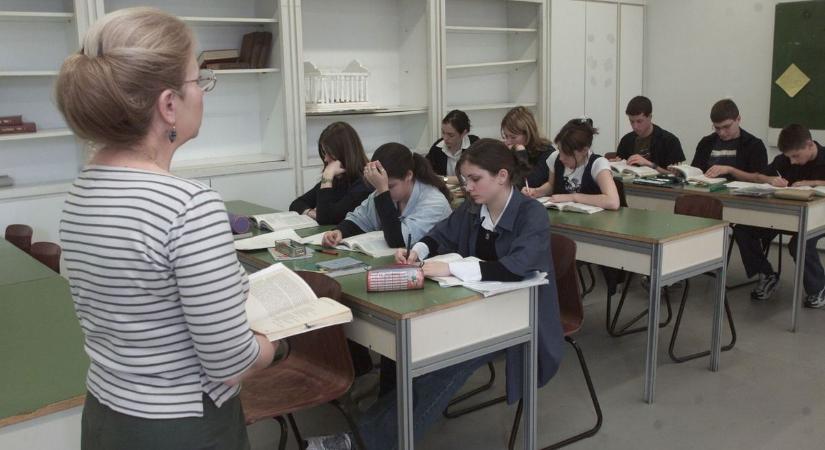 Pedagógus élet: egykor szívjóságból verték a gyereket, ma már csúnyán nézni sem mernek