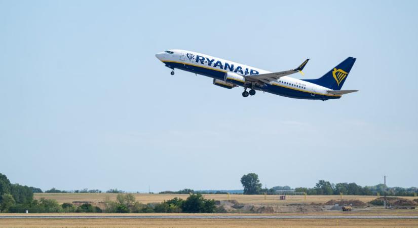Egy utas elkezdte megenni az útlevelét, megszakított útját a Ryanair járata