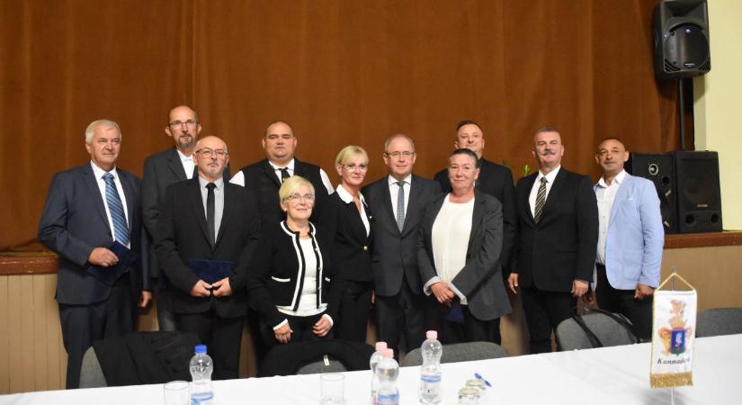 Stabil többség, új tervekkel – így alakult meg a képviselő-testület Kunmadarason – galériával