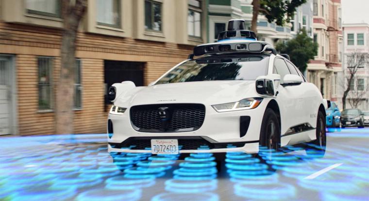 Részeg sofőr helyett robotpilóta kóválygott Kaliforniában