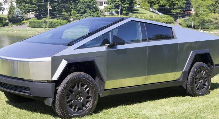 Betört a Cybertruck Katarba – Megbékélt a királyság és a mágnás