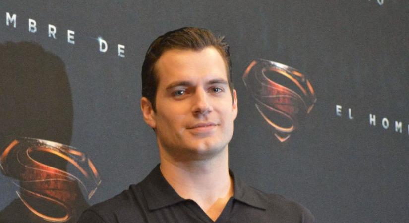 Visszatért az edzőterembe Henry Cavill - félmeztelen fotókkal jelentkezett a színész