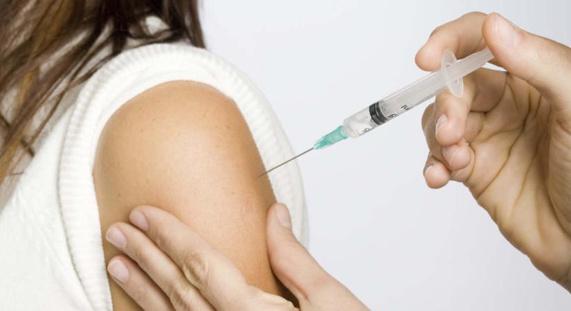 Olasz lapok üdvözlik az orosz vakcina magyarországi engedélyeztetését