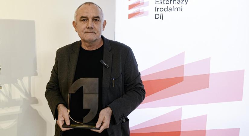 Darvasi László kapta az első Esterházy Irodalmi Díjat