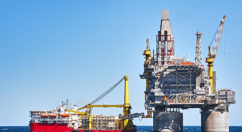 Még az orosz energiafüggőséget is a politikai szemüvegen át látjuk