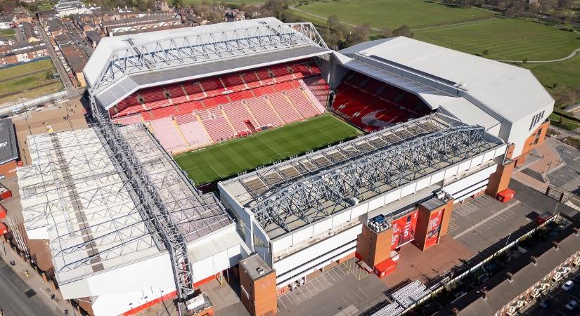 Gyülekeznek a sötét felhők a Liverpool felett