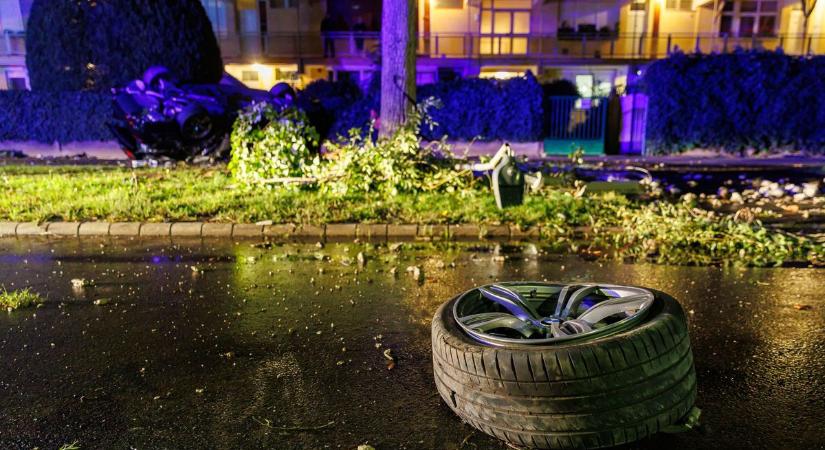 Életveszélyesen megsérült egy személy a debreceni balesetben