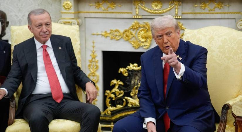 Donald Trumppal tárgyalt a török elnök, üdvözölte erőfeszítéseit a béke érdekében