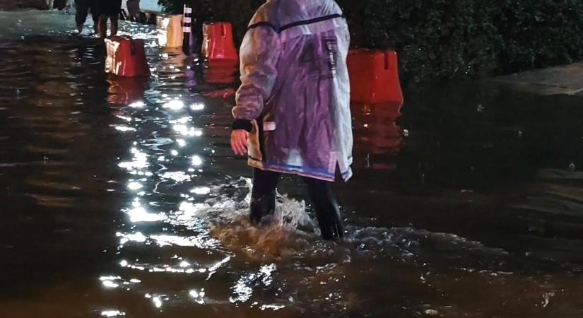 Ítéletidő: elöntötte a víz a fővárost (VIDEÓ)