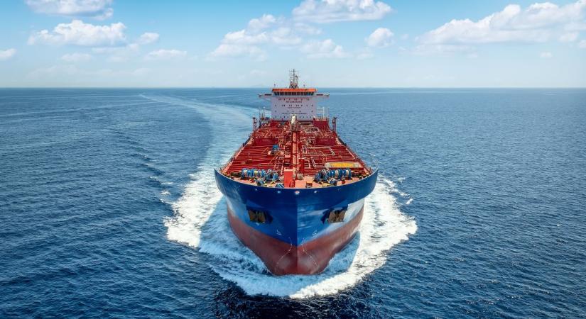 Kihajózott a francia hatóságok által feltartóztatott orosz olajszállító tanker