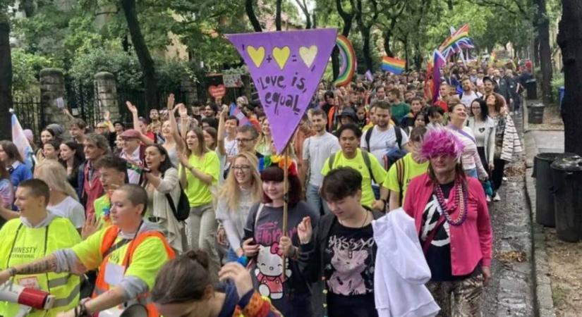 Pécsett is be akarták tiltani a szivárványt, ott sem sikerül