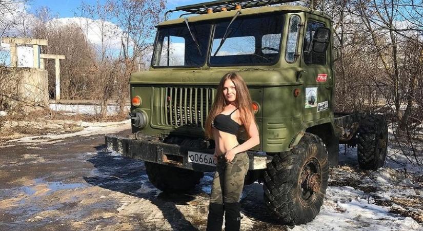 A GAZ-66 nagyon a szívéhez nőtt a pajkos orosz lánynak – KÉPEK