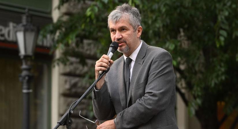 Botrány a Parlamentben: Hadházy fellökte Budai Gyulát