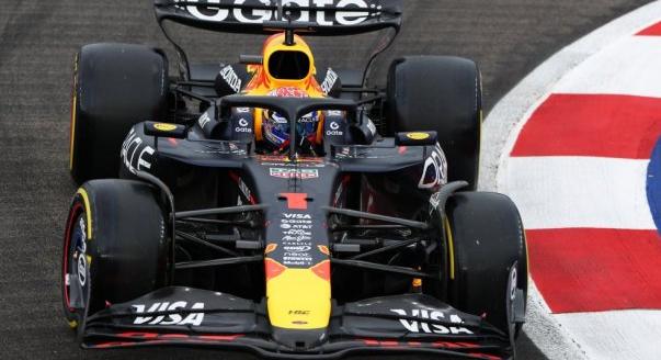 Verstappen az élen az időmérő előtt az F1-es Szingapúri Nagydíjon