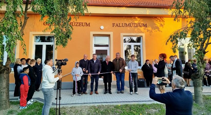 Priskin Magdolna 80. születésnapján megnyílt Szímő kincsesládája