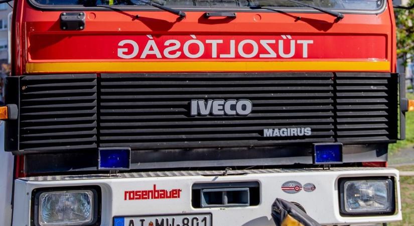 Huszonkét embert telepítettek ki az ózdi lakástűz miatt