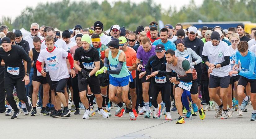 Vigyázz, kész, rajt! Több ezren rajtoltak el a Wizz Air Run futóversenyen Debrecenben – fotókkal, videóval
