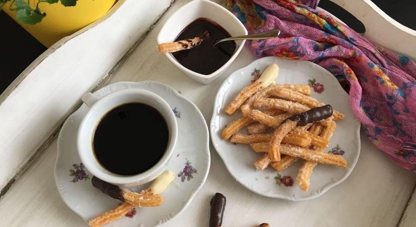 Ínycsiklandó churros forró csokival - mutatjuk a receptet!