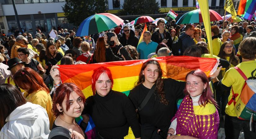 Elkezdődött a betiltott Pécs Pride