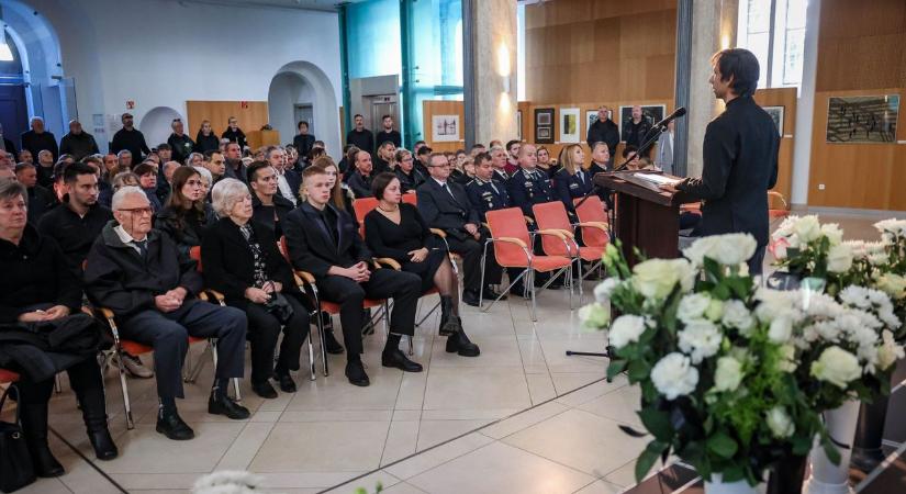 A szeretet, amit adott nem múlik – a Művészetek Házában búcsúztak Hortai Tamástól (galéria)