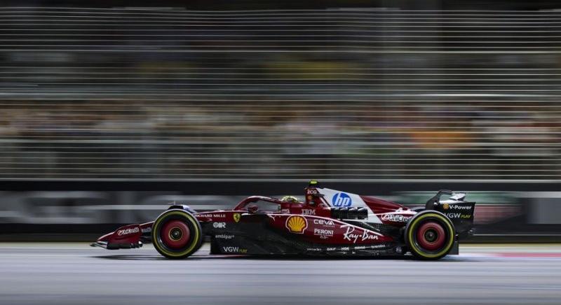Hamilton megúszta a piros zászlós „gyorshajtást”