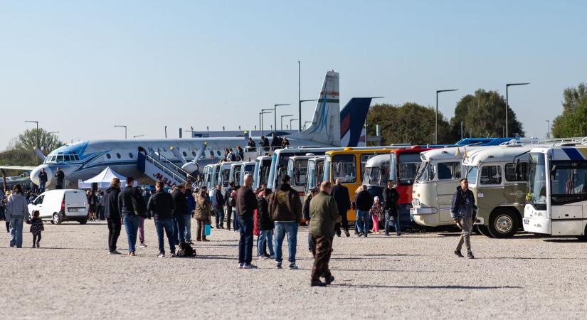 Visszatértek a magyar ipar ikonikus Ikarus buszai (képgalériával)
