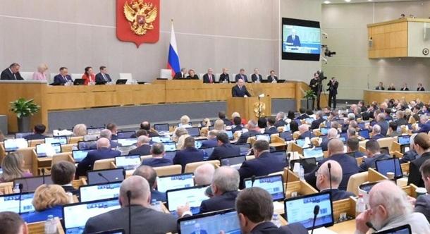 Hírszerzés: Oroszország csökkenti az állami programokat és a propagandát finanszírozza