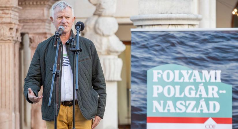 Székesfehérvárra érkezett a Tényfeltáró Folyami Polgár-Naszád