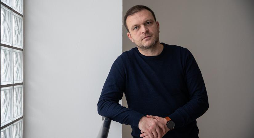 Petr Gulenko a 444-nek: „A propaganda adja a szimbolikus kereteket, az emberek pedig eldöntik, hogyan élnek benne”