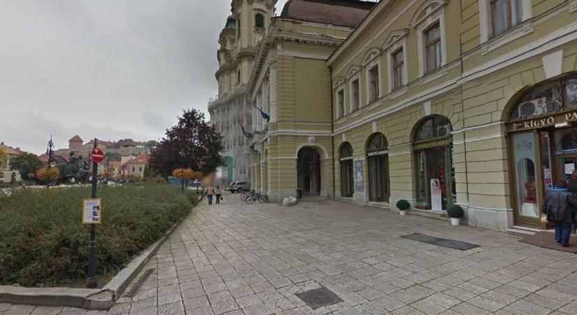 Nosztalgiáznál? A Google utcaképnek hála még bejárhatod a régi Dobó teret  fotók