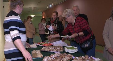 „Kék zónák”: az egészséges élet titkai a Balaton Színházban (tvkeszthely.hu)
