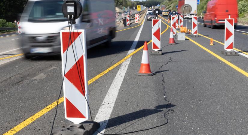 Itt az újabb csapás az autósoknak: csak egy sáv lesz járható az M1-esen