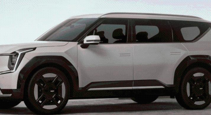 Új korszak az autógyártásban – Zsolnán indult a KIA EV4 gyártása, 108 millió eurós beruházással