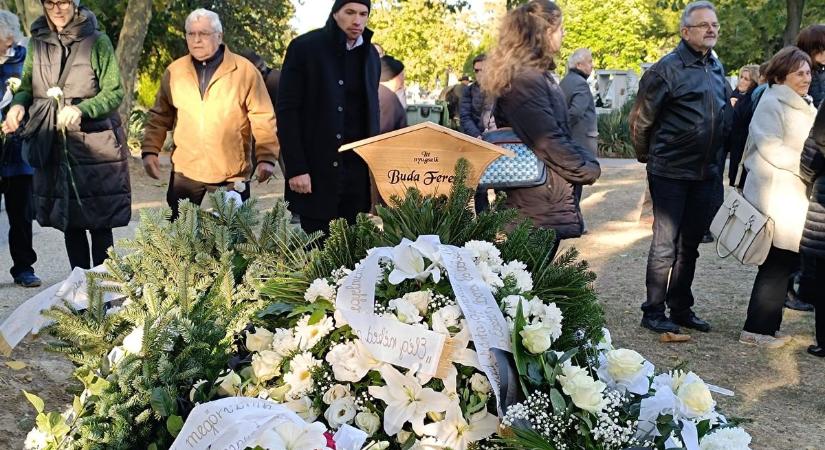 Örök nyugalomra helyezték Buda Ferenc Kossuth-díjas költőt, a nemzet művészét