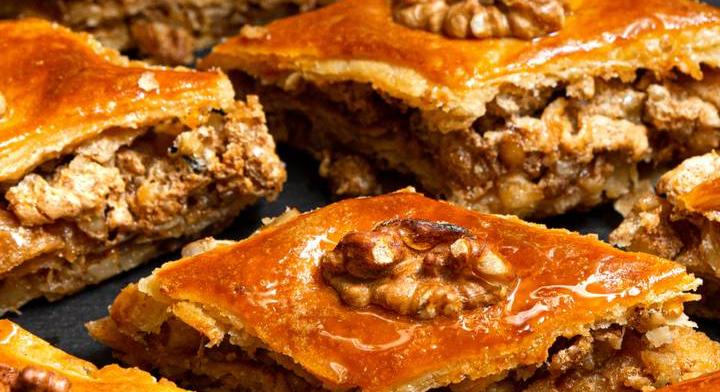 Eredeti baklava, ahogy az örmények készítik: mézzel és sok dióval készül