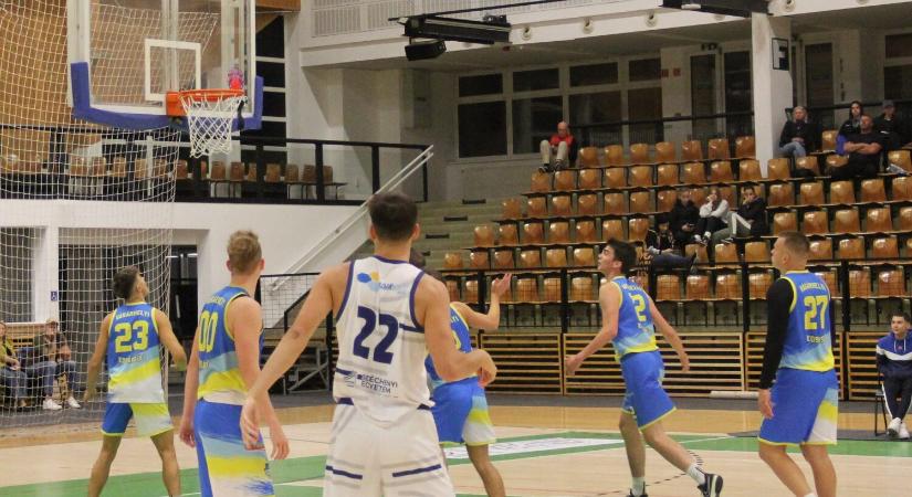 Végig hátrányban volt, kikapott Győrben a Kosársuli