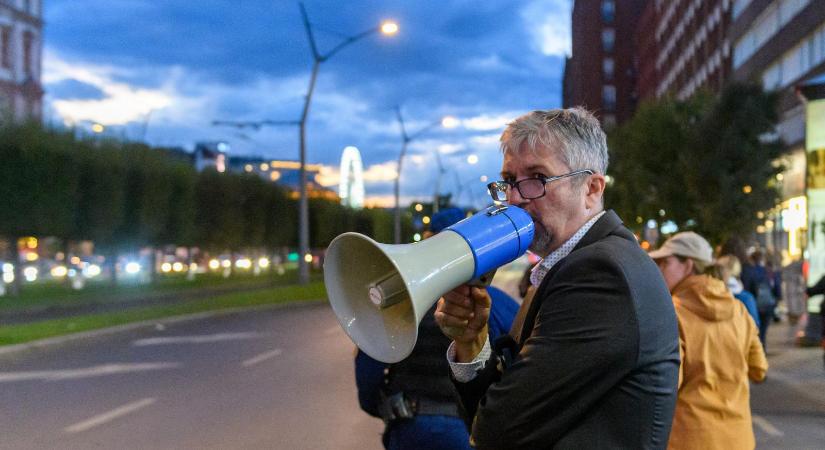 Hadházy Ákos: Zalaegerszegi fideszes vezető és sok közbeszerzést elnyerő vállalkozó is érintett lehet egy helyi drogügyben