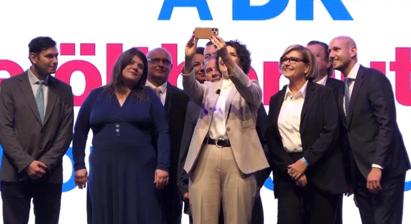 A DK bemutatta a 106 egyéni jelöltjét, Dobrev szerint egyiküknek sem remeg a keze, ha oligarchavagyonokat kell zárolni