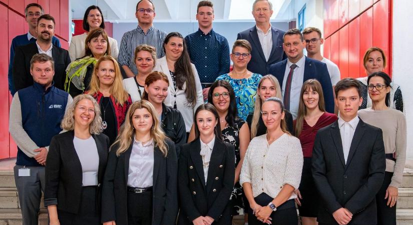 Hallgatói eredmények a fókuszban: óriási sikerrel zárult a Széchenyi Egyetem tudománynépszerűsítő projektje