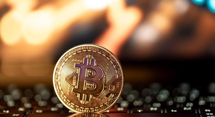 Történelmi csúcson a Bitcoin, átlépte a 125 ezer dolláros határt