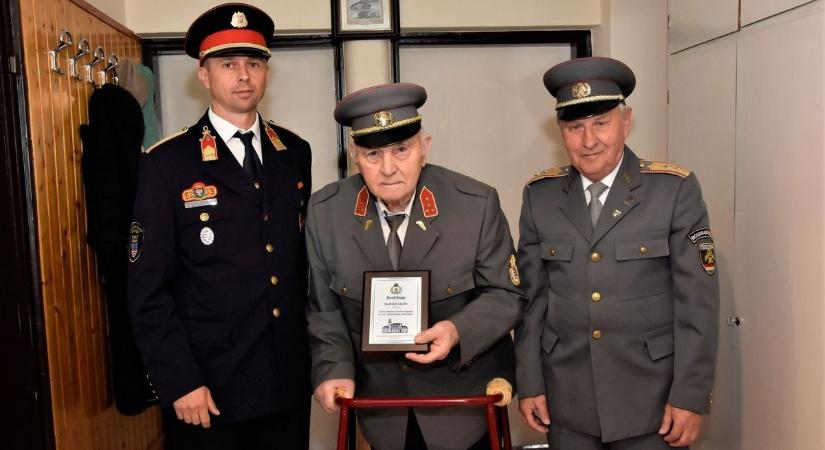 Mosonszolnoki az ország legidősebb tűzoltója
