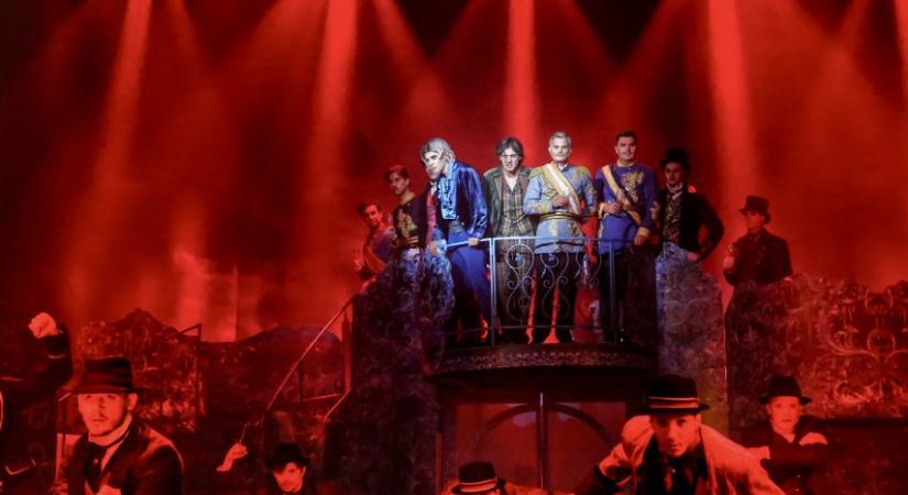 A trón után megérkezett az Elisabeth az Erkelbe