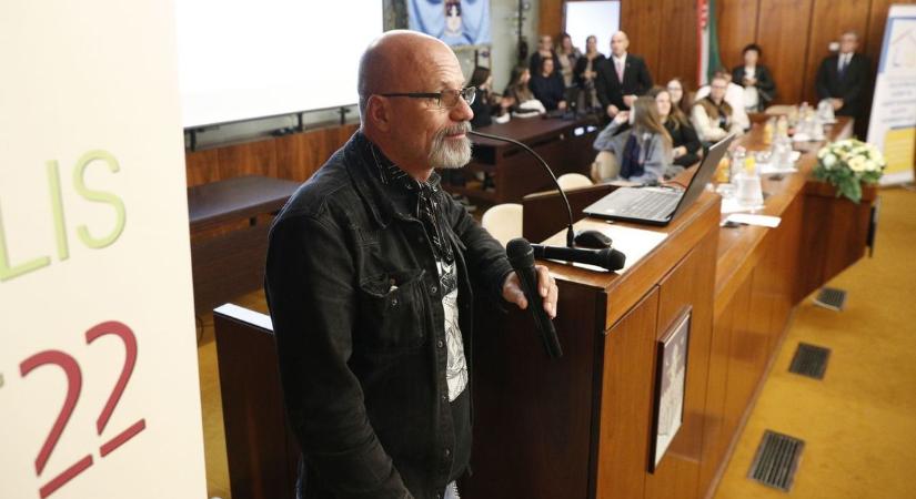 Dr. Zacher Gábor ingyenes előadást tart Szombathelyen