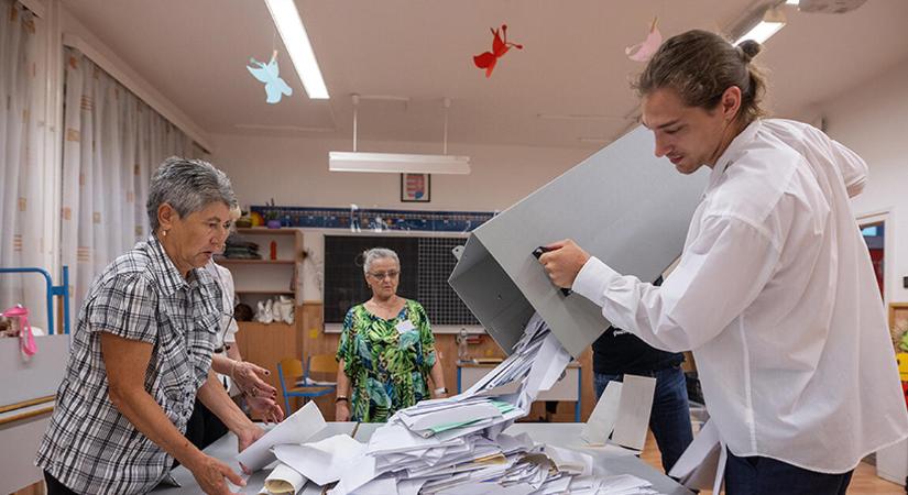 Fel kellett függeszteni a botrányos előzményekkel indult időközi választást Tiszaburán