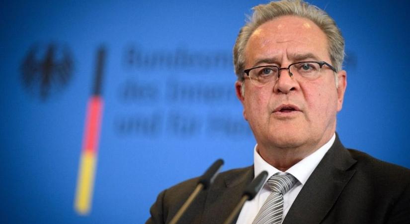 Ledobta az igazságbombát a német szövetségi rendőrfőnök: politikai utasítás miatt nem állították meg a migránsokat 2015-ben